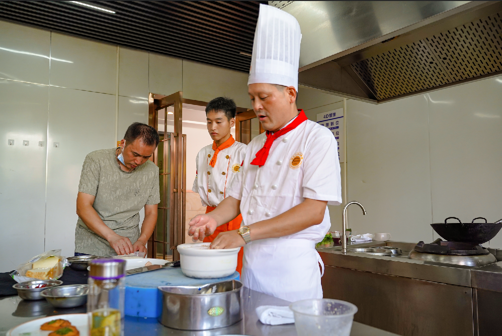 ʦУ԰|⿴ʦ߽¶ڿָҴھտ