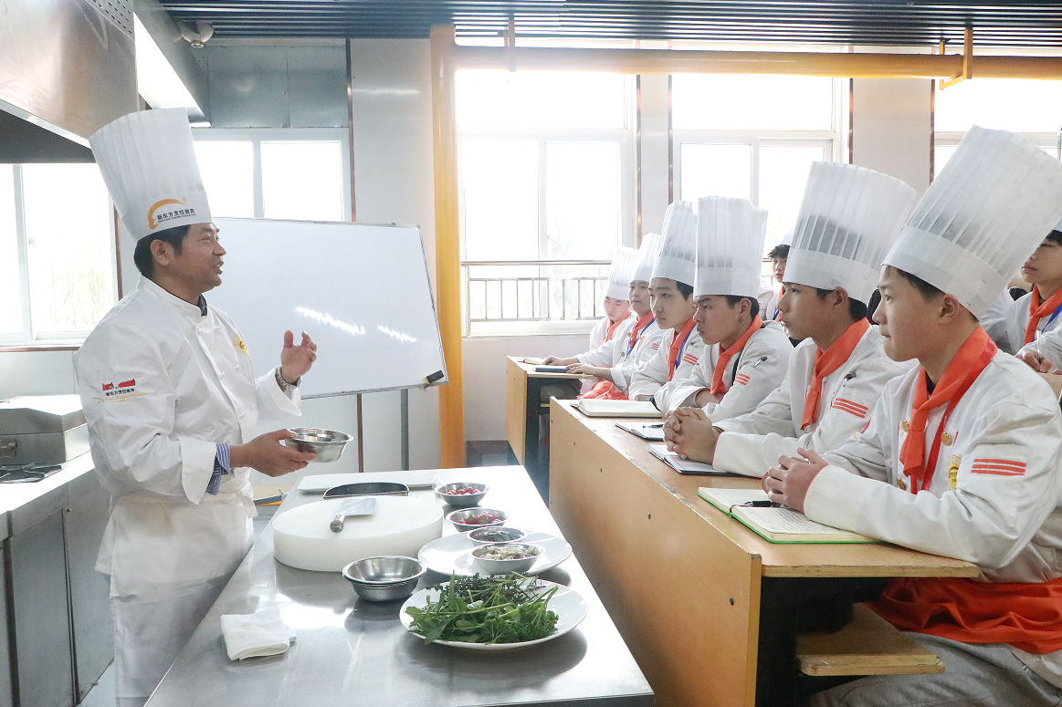 大师课堂 | 恪守匠心精神,传承大师之道!安徽新东方大师课堂开课啦!