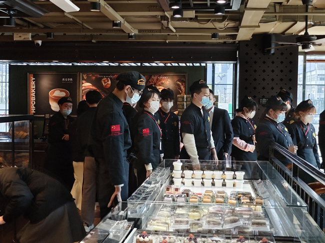 深入企业参观学习,促进学子技能提升