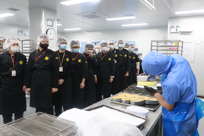 深入企业参观学习,促进学子技能提升